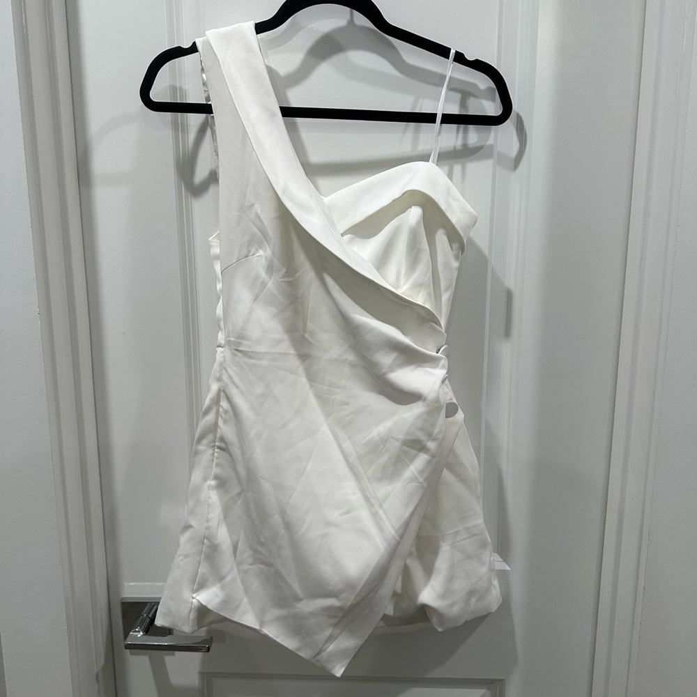 New with tags do+be one shoulder romper